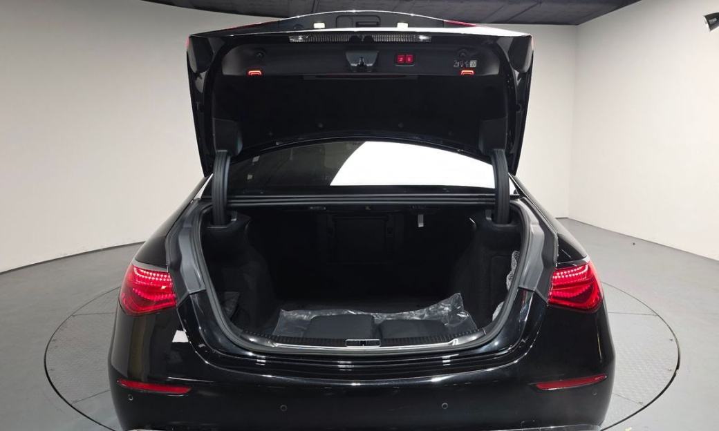 Mercedes-Benz S-Class Maybach S580 4MATIC, 2023