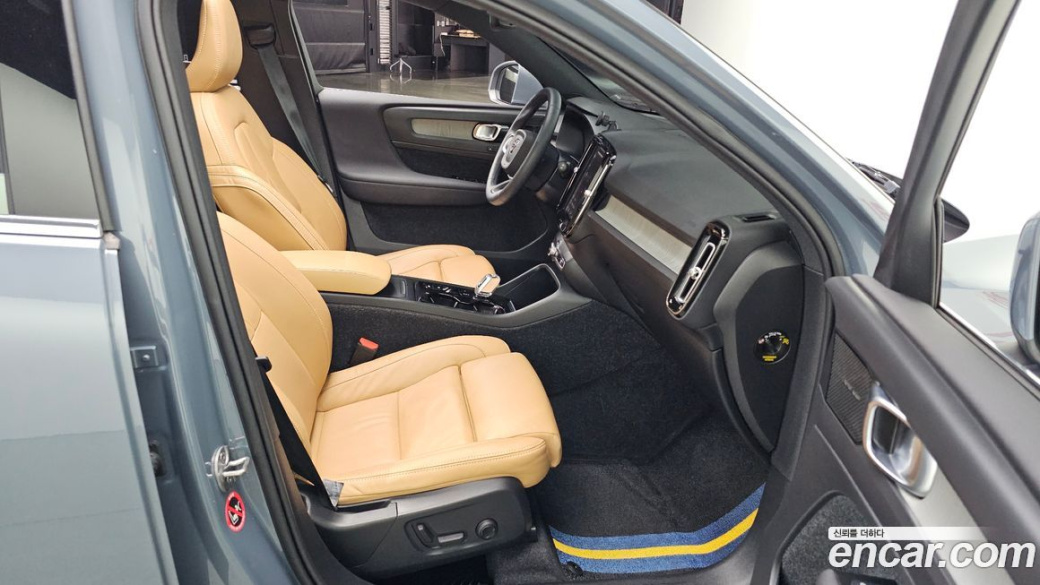 Volvo XC40 B4 Inscription, 2022