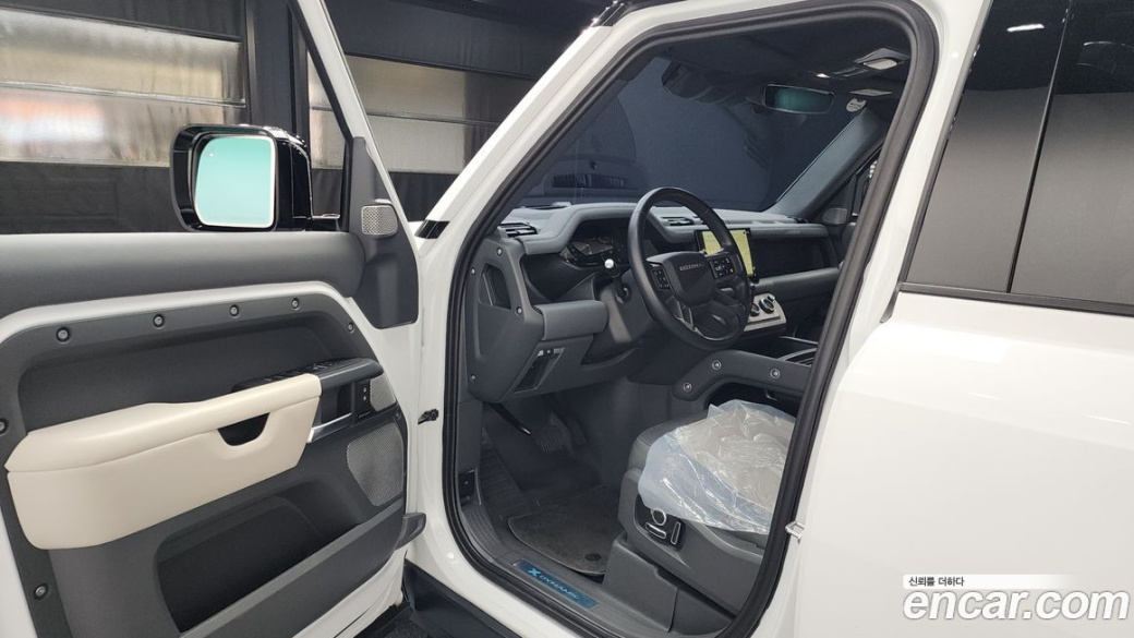 Land Rover Defender 130 D300 X-Dynamic HSE, 2023