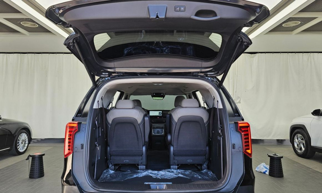 Kia Carnival 9-Seater Noblesse, 2024