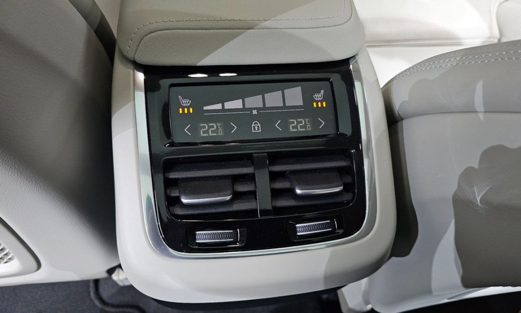 Volvo XC60 B5 Ultra Bright Air Sus, 2026