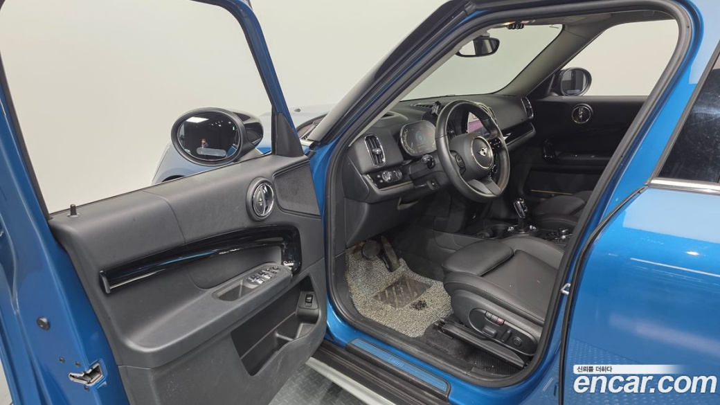 Mini Countryman Classic Plus Launch Pack, 2023