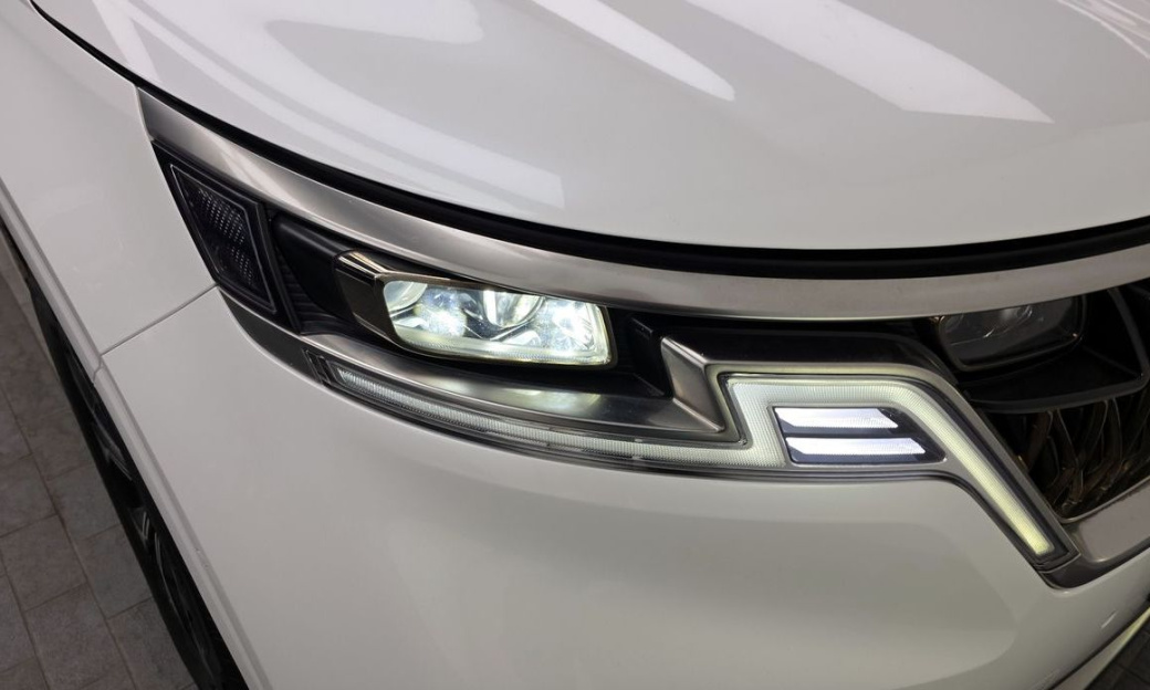 Kia Carnival 9-Seater Signature, 2023