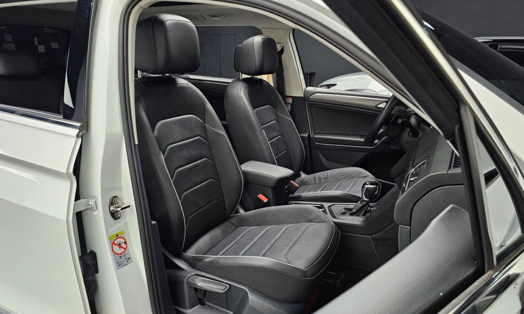 Volkswagen Tiguan 2.0 TSI Prestige, 2024