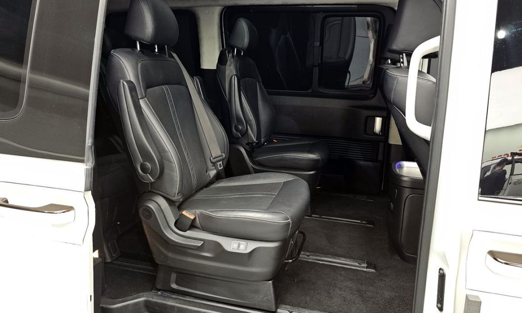 Hyundai Staria 4WD Lounge 9-Seater, 2024