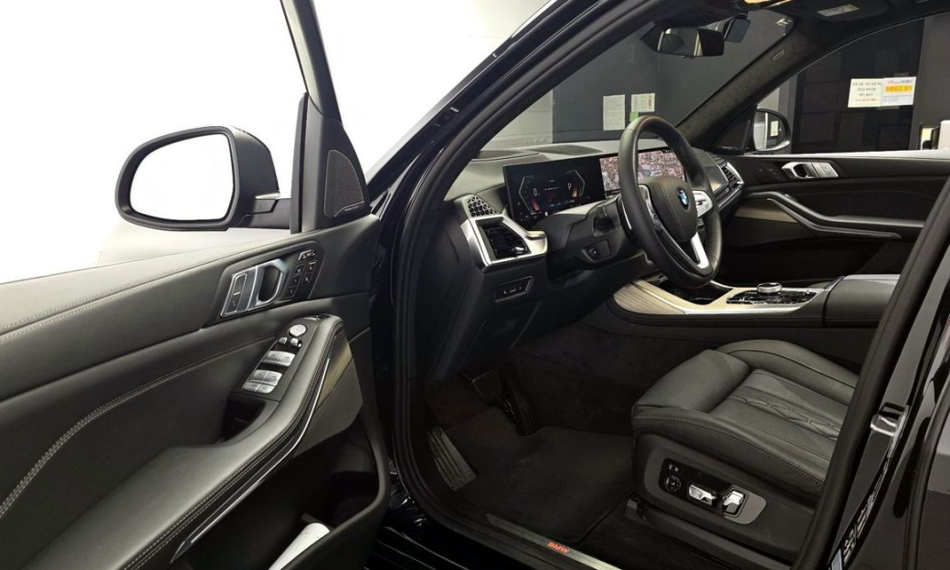 BMW X7 xDrive 40i Design Pure Excellence 7-Seater, 2025
