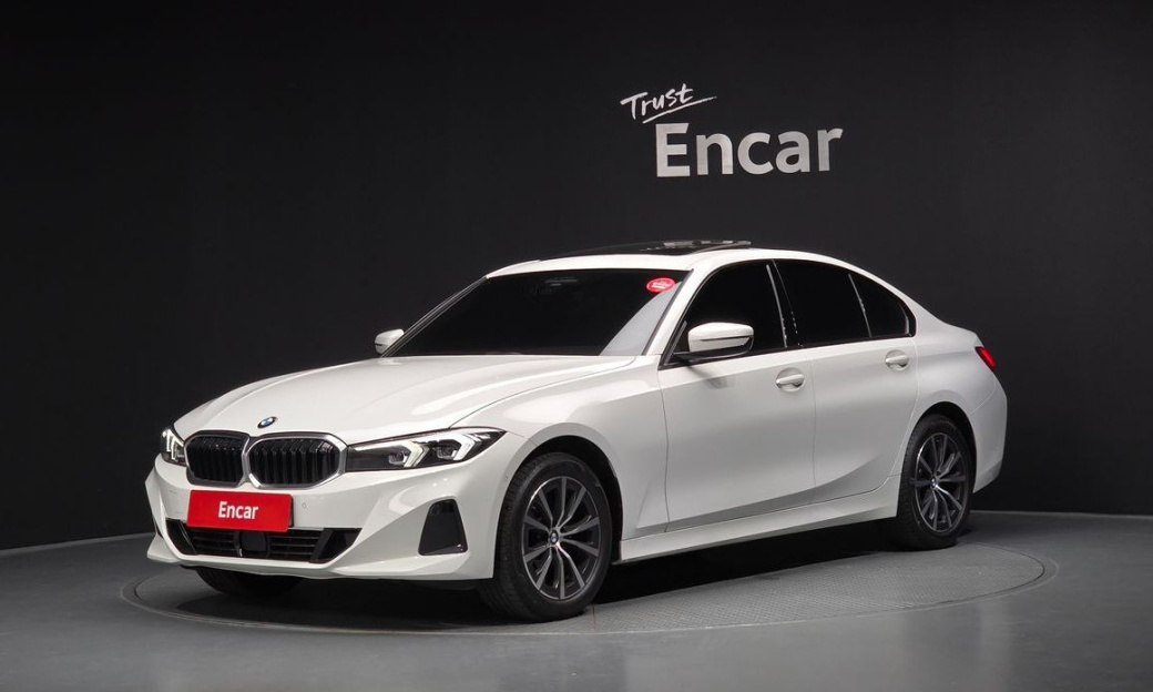 BMW 3-Series 320i, 2024
