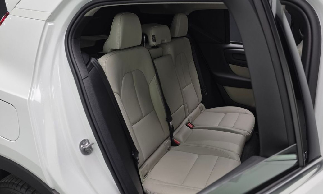 Volvo XC40 B4 Ultimate Bright, 2024