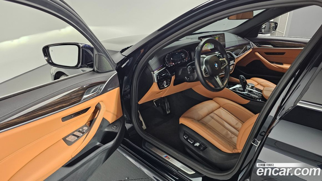 BMW 5-Series 520i M Sport, 2022