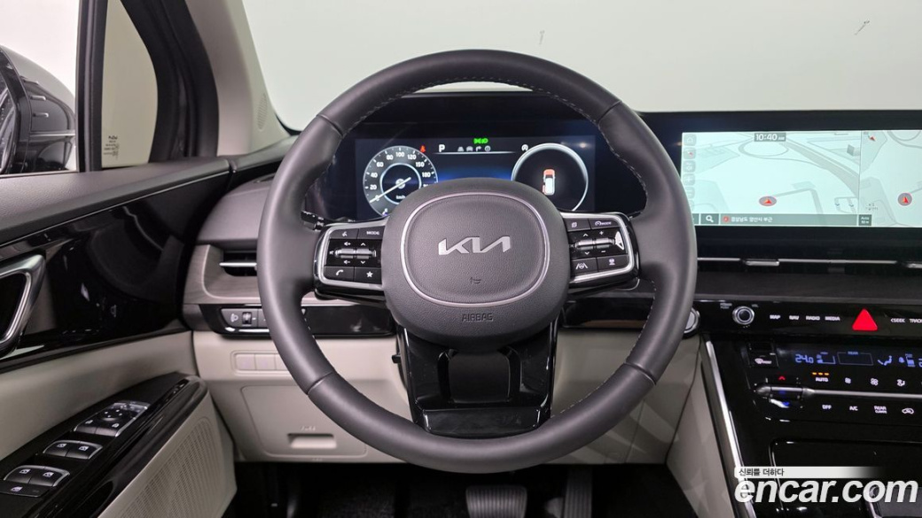 Kia Carnival 7-Seater Outdoor, 2023