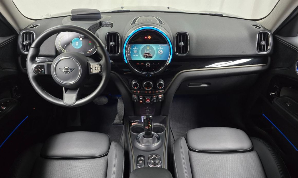 Mini Countryman Classic Plus Launch Pack, 2023