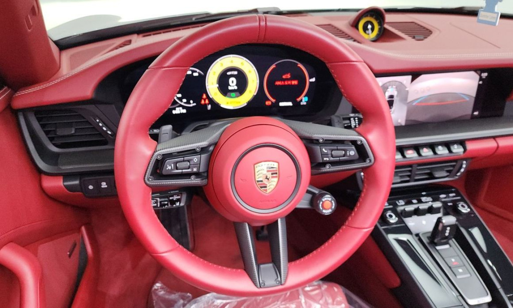 Porsche 911 Carrera GTS Cabriolet, 2025