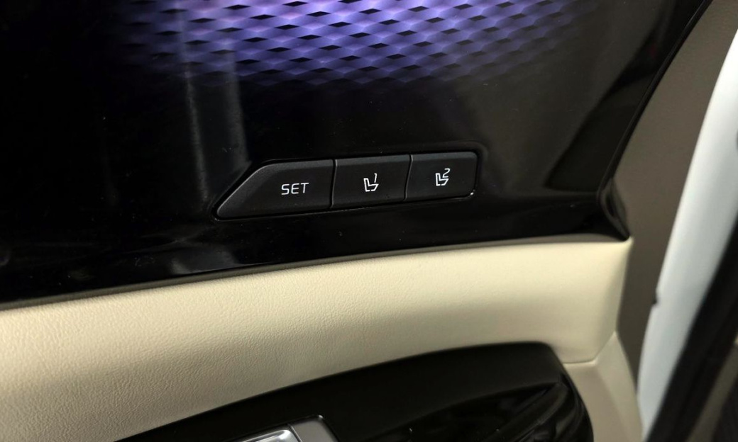 Kia Carnival 9-Seater Signature, 2023