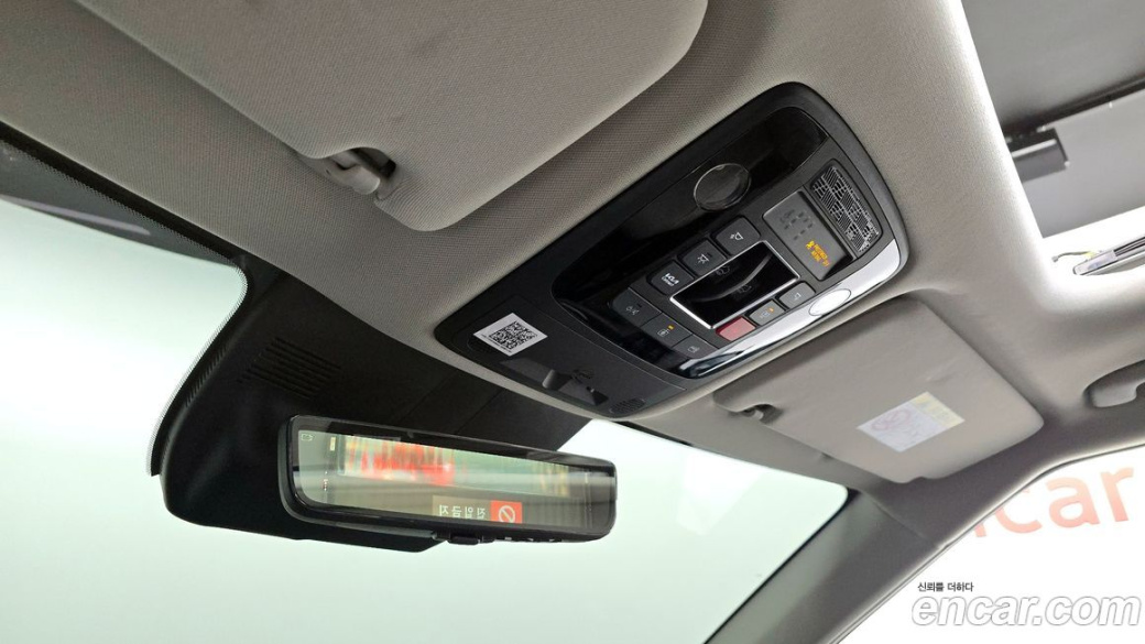 Kia Carnival 9-Seater Gravity, 2025