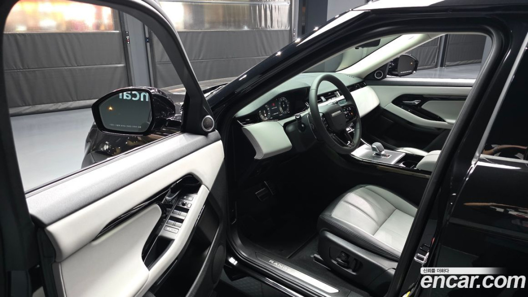 Land Rover Range Rover Evoque P250 Dynamic SE, 2025