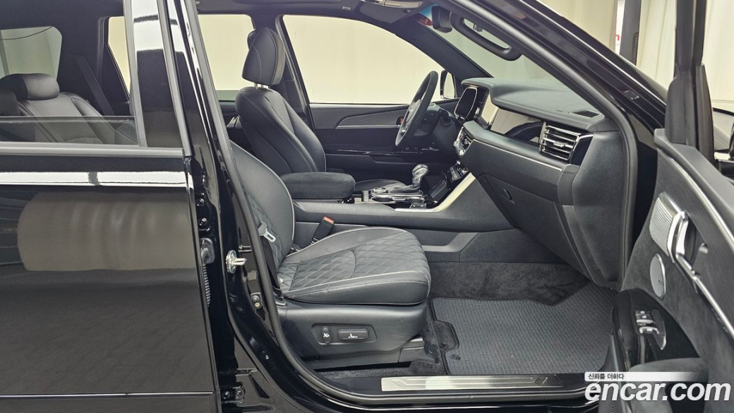 Kia Mohave Diesel 3.0 4WD 7-Seater, 2024