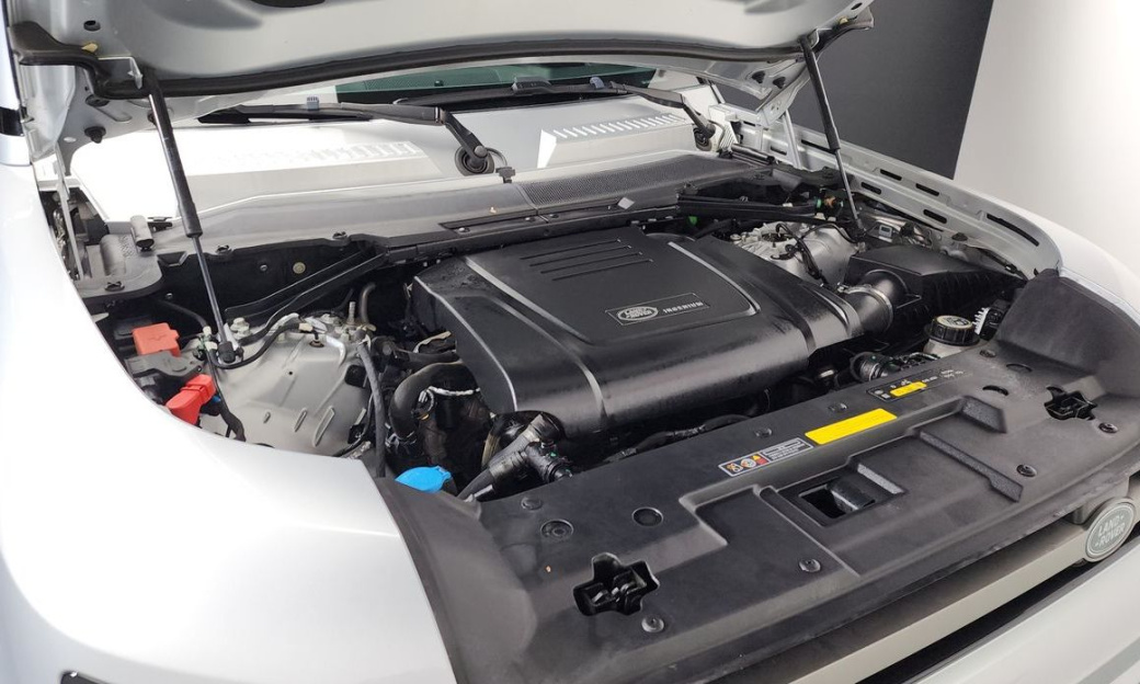 Land Rover Defender 110 P300 X-Dynamic SE, 2023