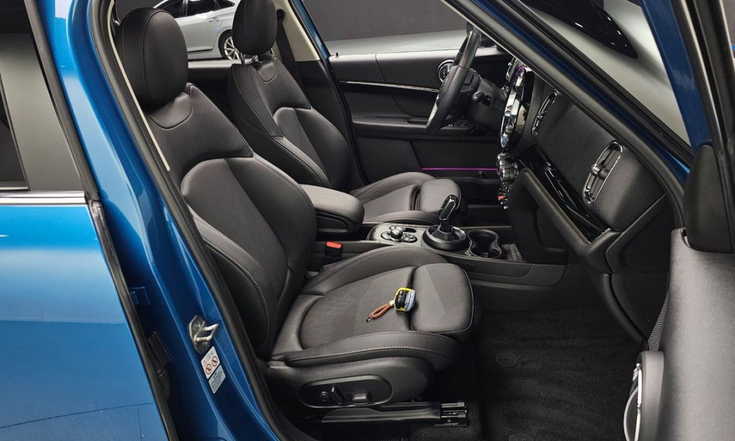 Mini Countryman Classic Plus Launch Pack, 2023