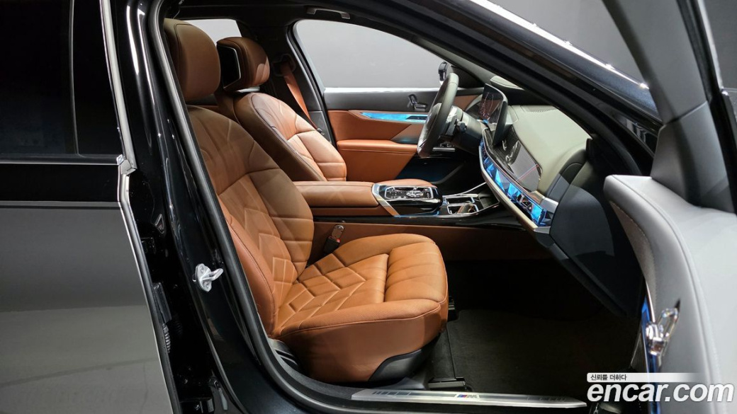 BMW 7-Series 740i xDrive M Sport, 2025
