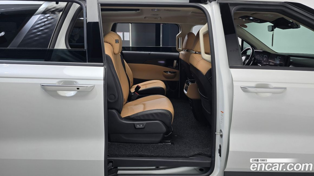 Kia Carnival 9-Seater Signature, 2023
