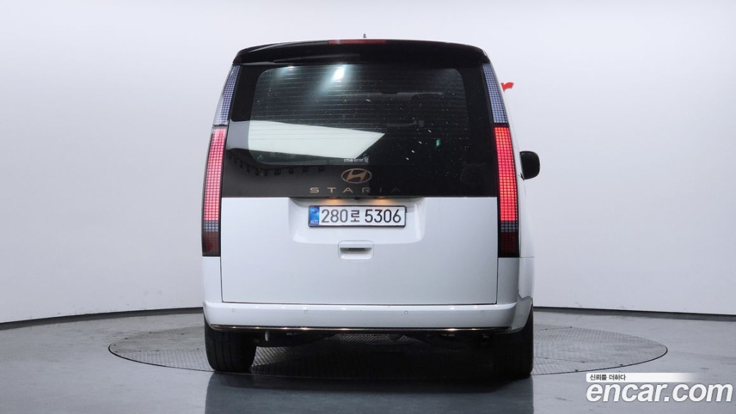 Hyundai Staria Lounge 9-Seater, 2025