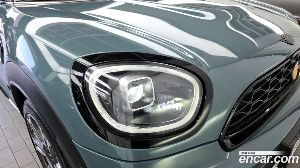 Mini Countryman ALL4 Classic Launch Pack, 2023