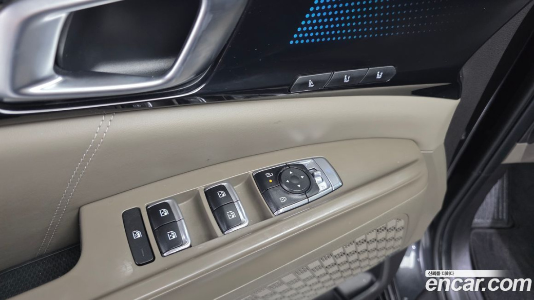 Kia Carnival 9-Seater Gravity, 2025