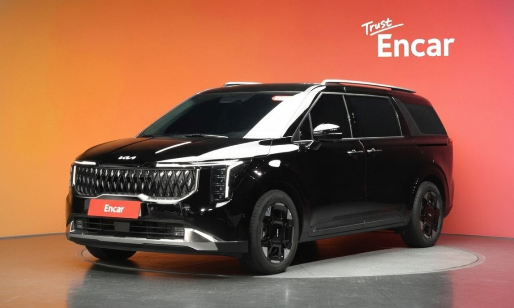 Kia Carnival 7-Seater Outdoor, 2025