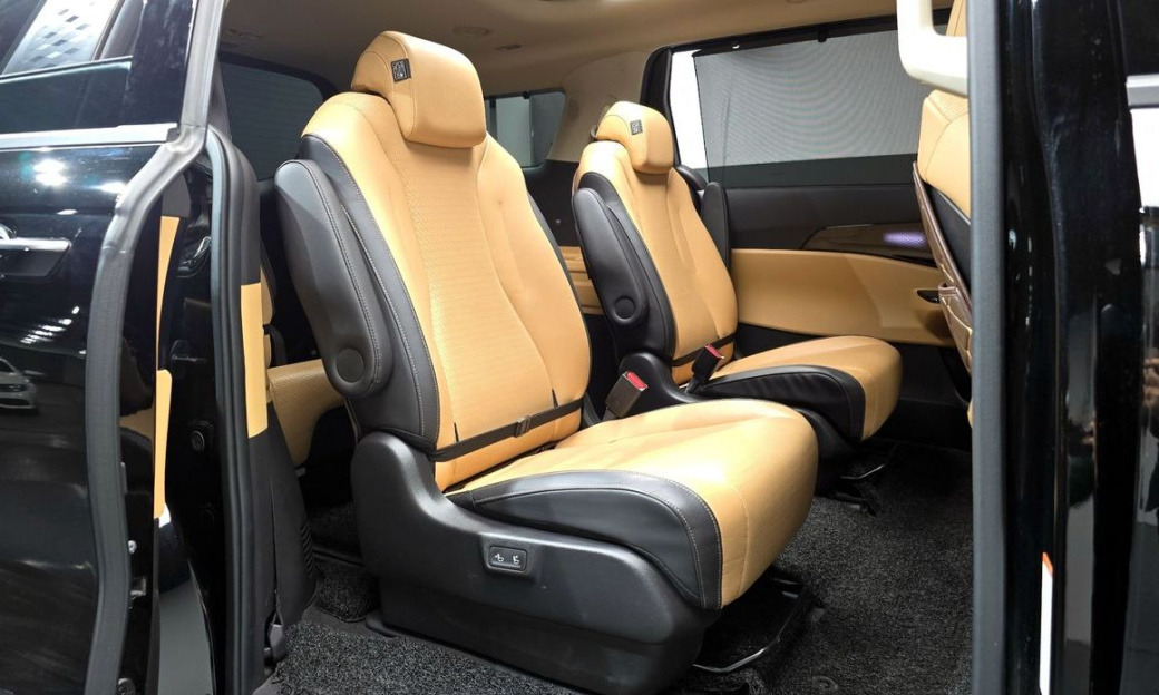 Kia Carnival 9-Seater Signature, 2022