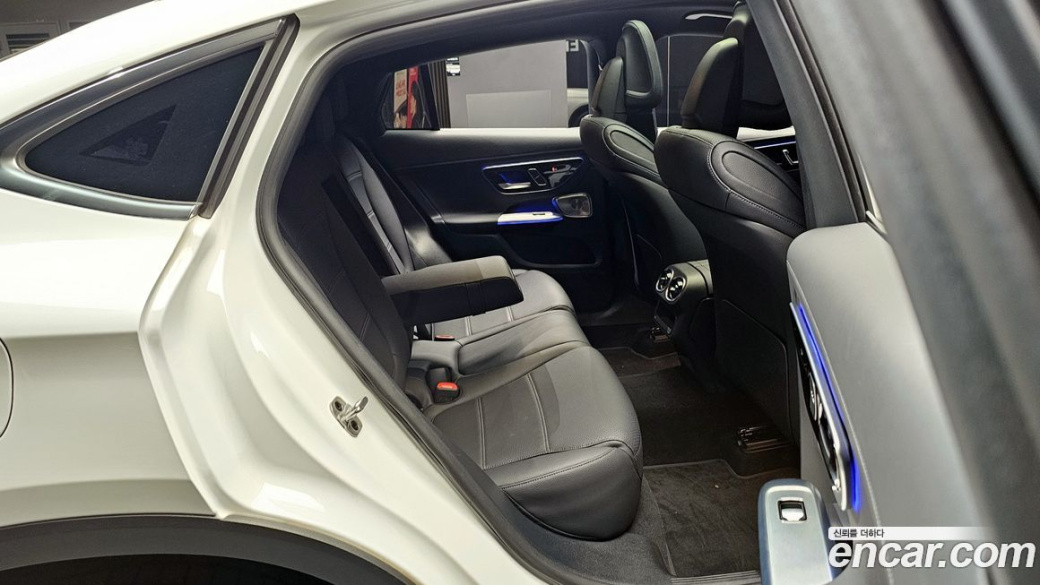 Mercedes-Benz GLC-Class GLC300 4MATIC Avnatgarde Coupe, 2025