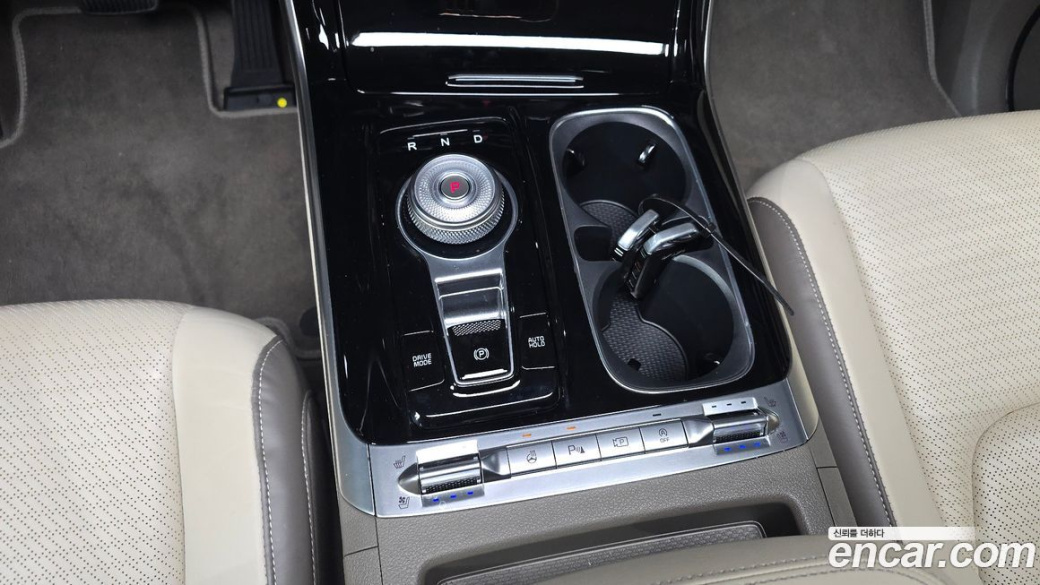 Kia Carnival 9-Seater Signature, 2023