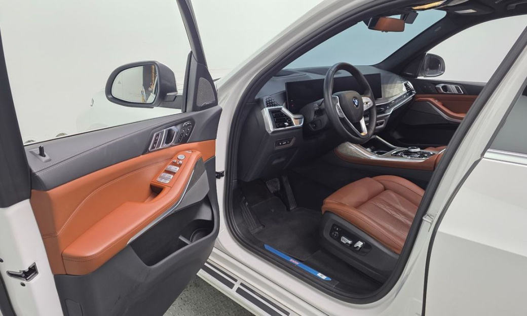 BMW X7 xDrive 40i Design Pure Excellence 7-Seater, 2024