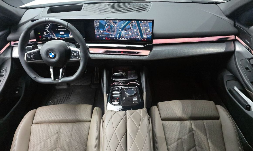 BMW 5-Series 520i M Sport, 2025