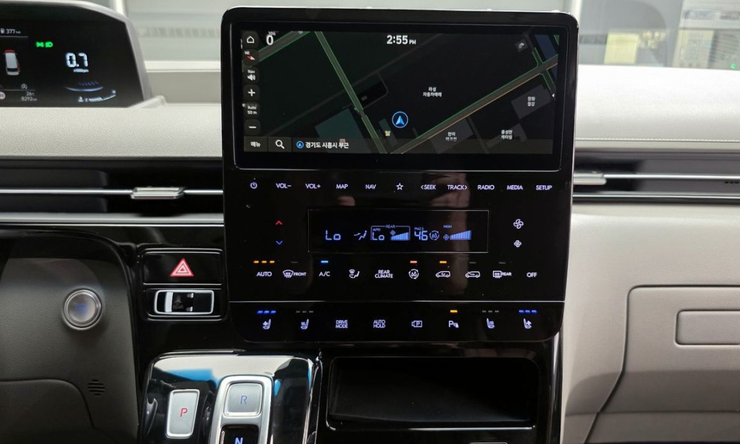 Hyundai Staria 2WD Camping Car, 2024