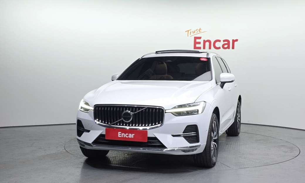 Volvo XC60 B5 Ultra Bright, 2025