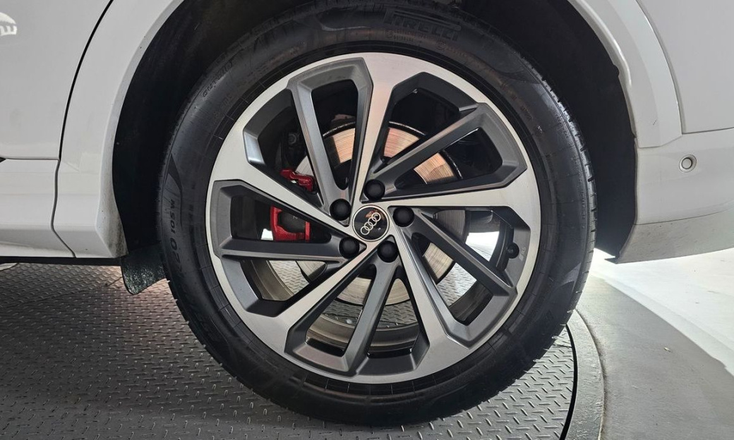 Audi Q5 40 TDI Quattro S Line Black Edition, 2025