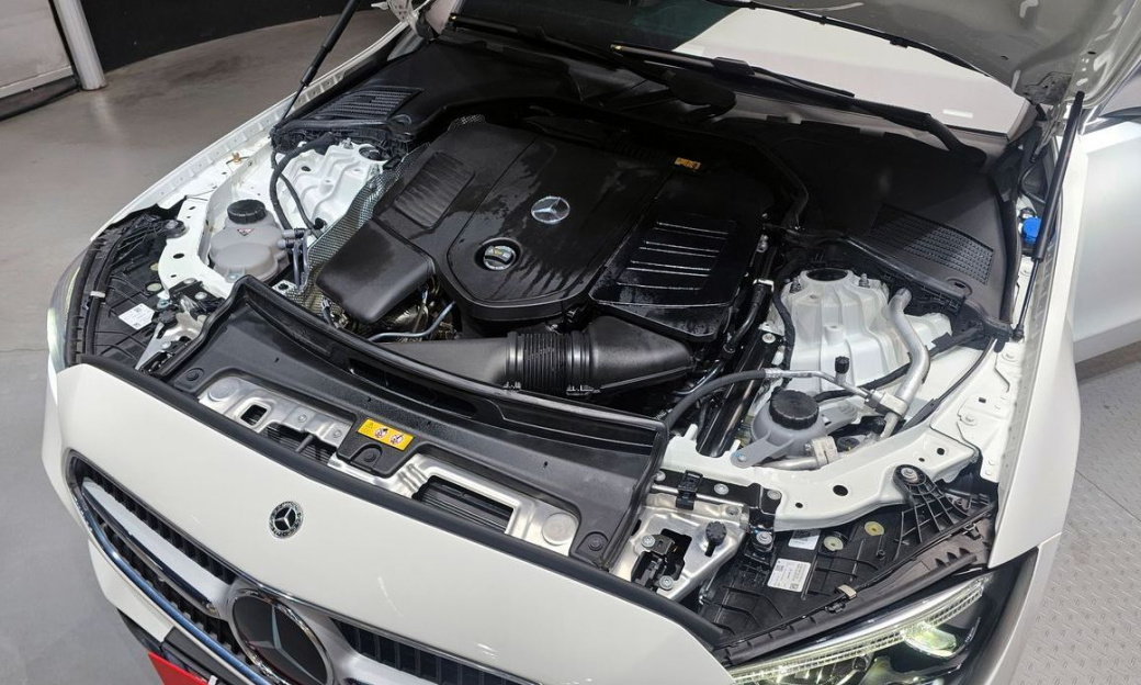 Mercedes-Benz C-Class C300 4MATIC Avantgarde, 2024