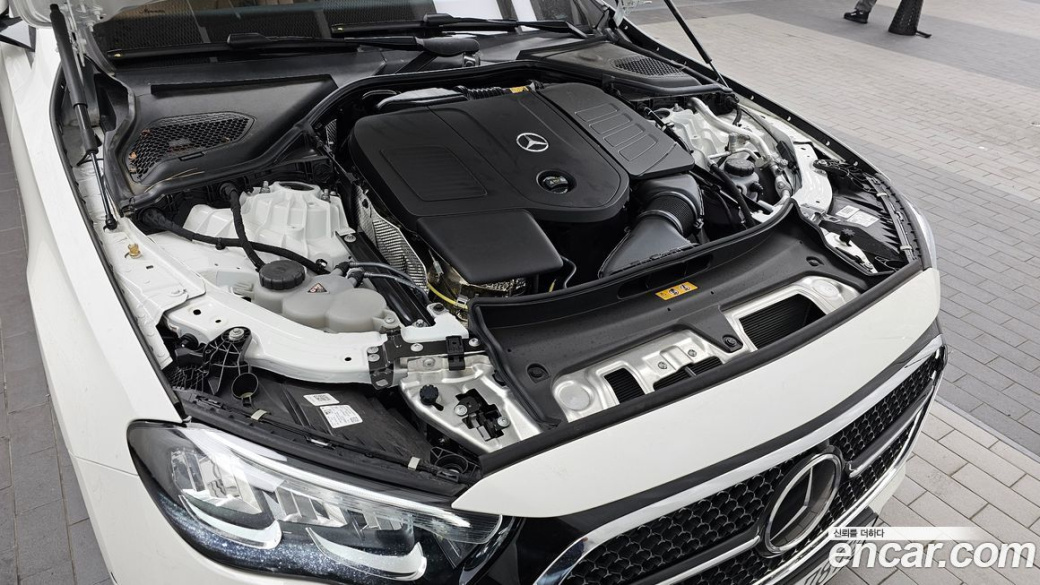 Mercedes-Benz E-Class E200 AMG Line, 2026