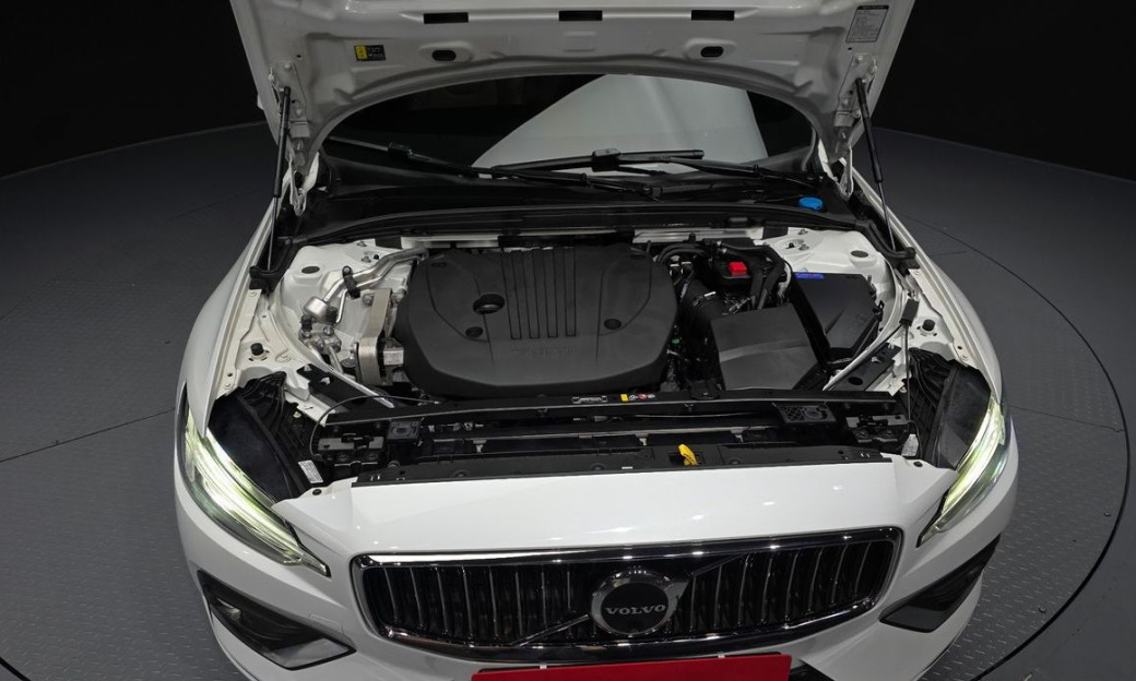 Volvo S60 B5 Ultimate Bright, 2024