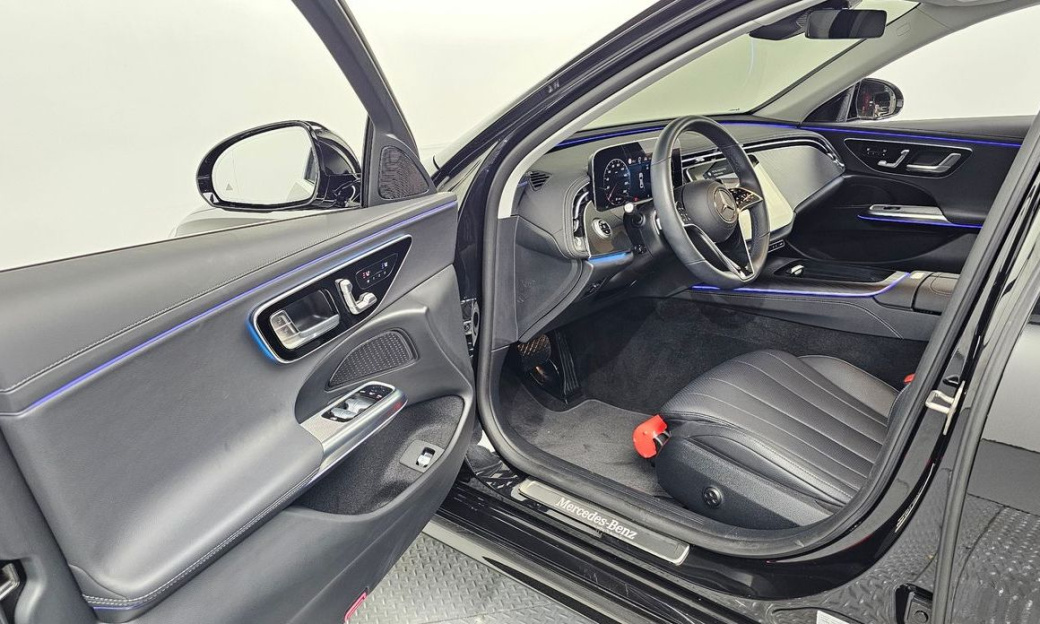 Mercedes-Benz E-Class E200 Avantgarde, 2025