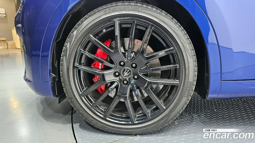 Maserati Levante 3.0 AWD Modena, 2022