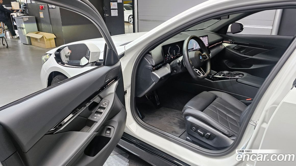 BMW 5-Series 520i M Sport, 2024