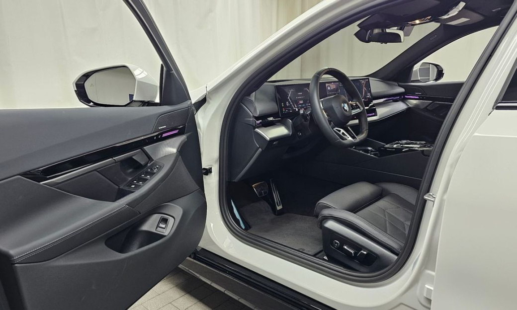 BMW 5-Series 520i M Sport, 2024
