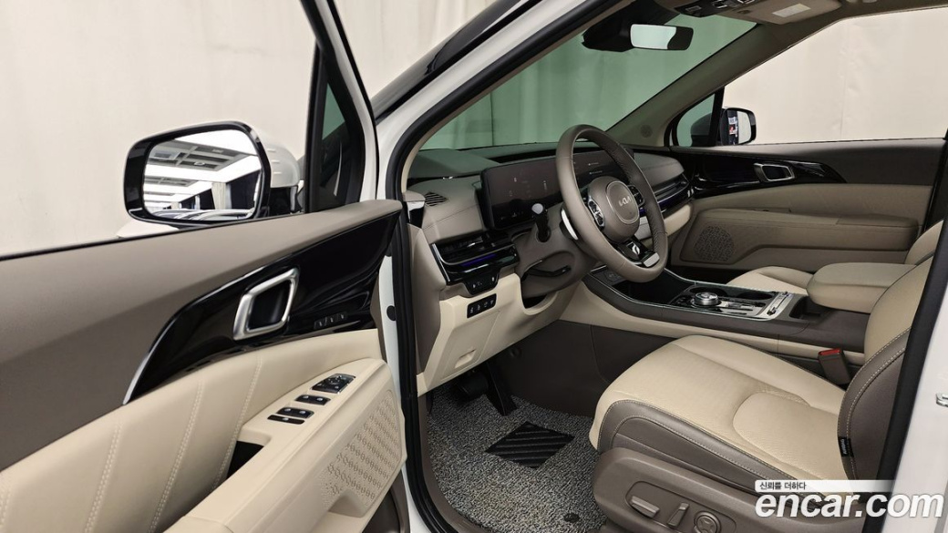 Kia Carnival 9-Seater Signature, 2025