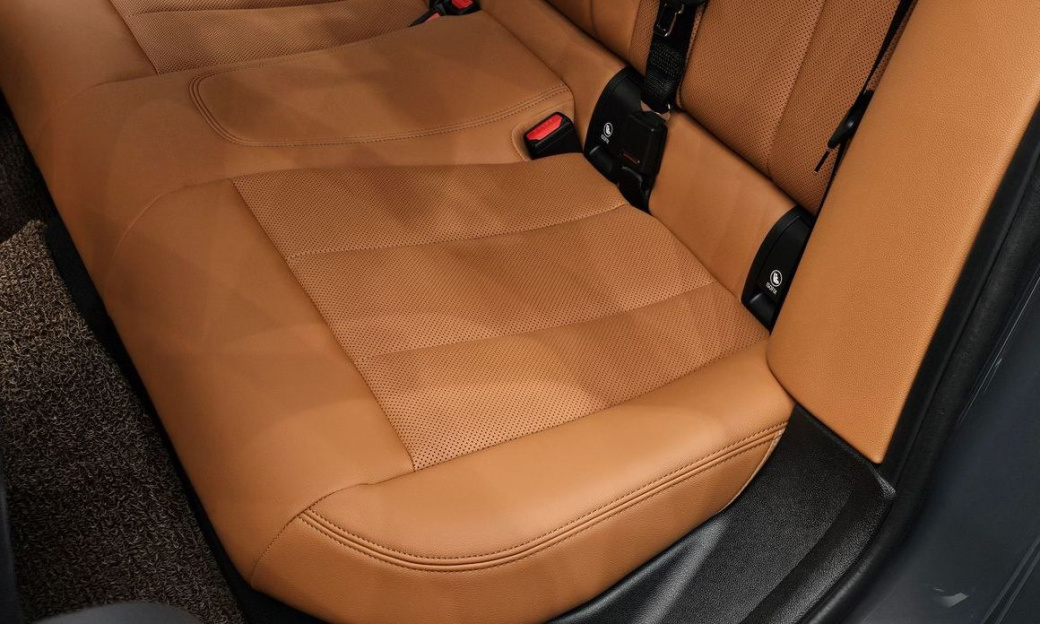 BMW 3-Series 320i M Sport, 2025