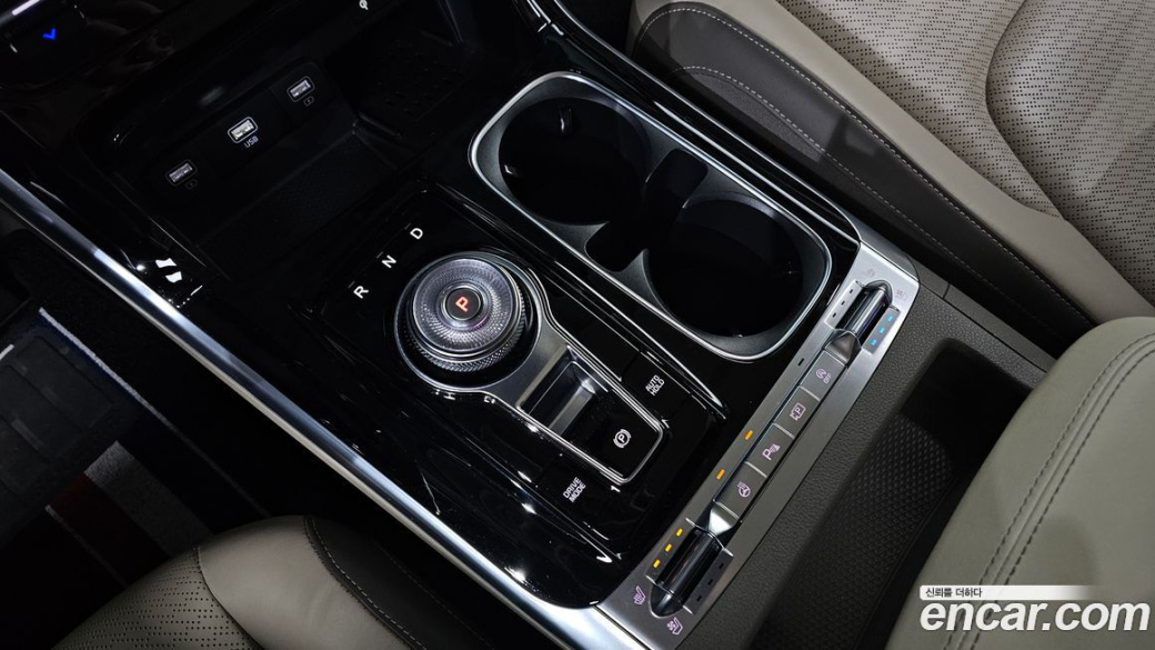 Kia Carnival 9-Seater Signature, 2023