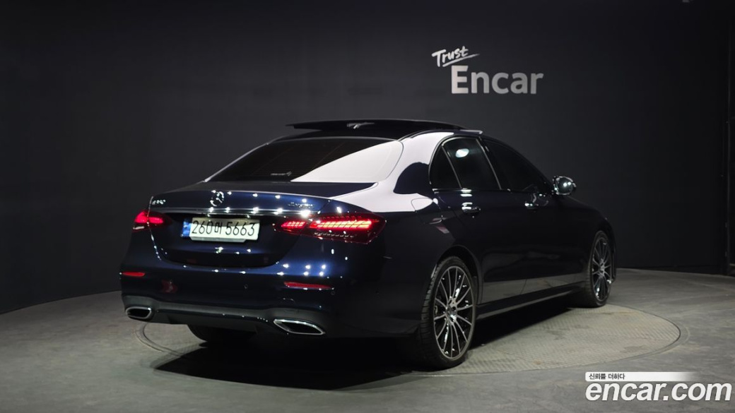 Mercedes-Benz E-Class E350 4MATIC AMG Line, 2023