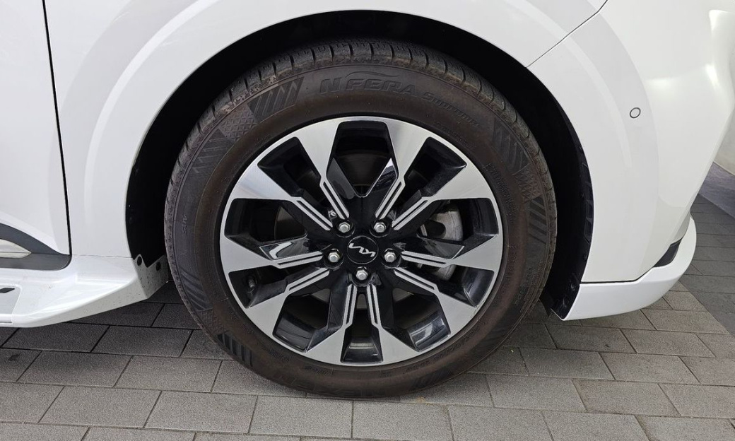 Kia Carnival 9-Seater Hi-Limousine, 2022