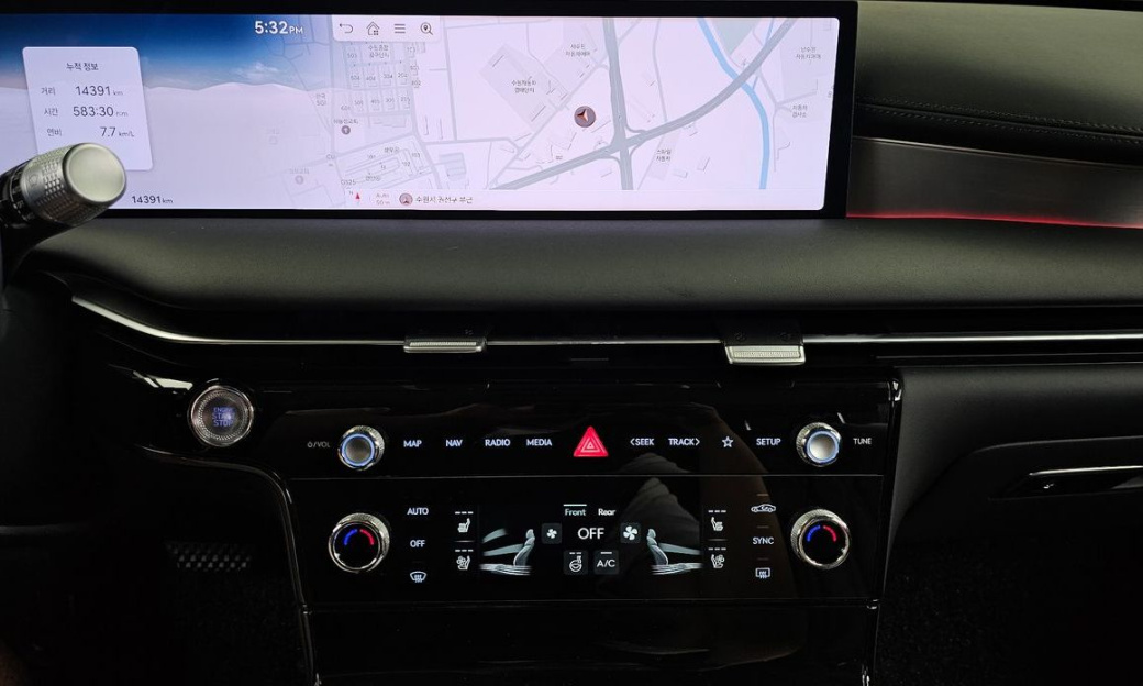 Genesis G80 Gasoline 2.5 Turbo AWD, 2025