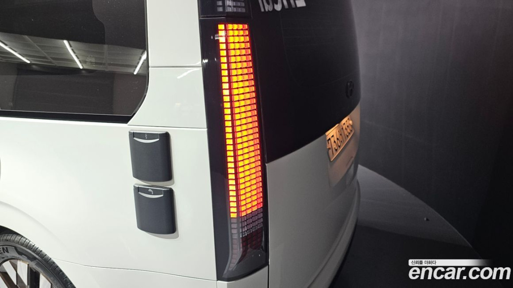 Hyundai Staria 2WD Camping Car, 2024